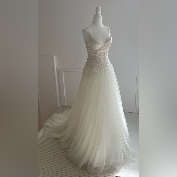 Pronovias Bridal Skirt NEW Soft Tulle with Court Train - Picture 7 of 15